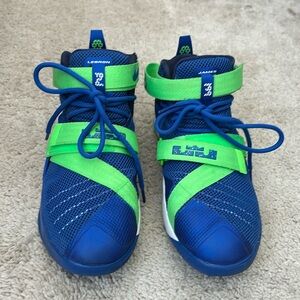 Nike LeBron Soldier 9 Mid Blue - 776471-441 Boys 5.5Y